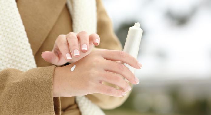hoe verzorg je je handen in de winter?